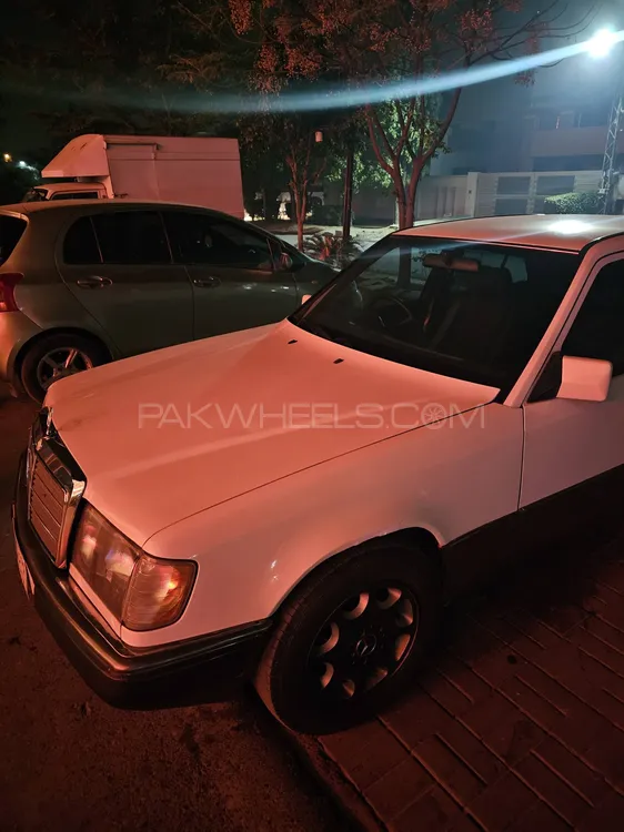 Mercedes Benz E Class 1990 for Sale in Rawalpindi Image-1