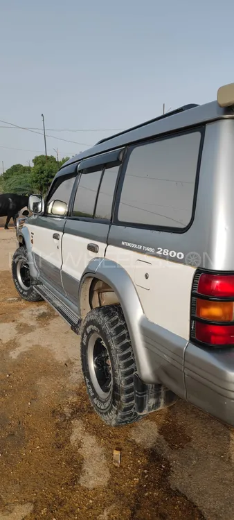 Mitsubishi Pajero 1998 for Sale in Karachi Image-1