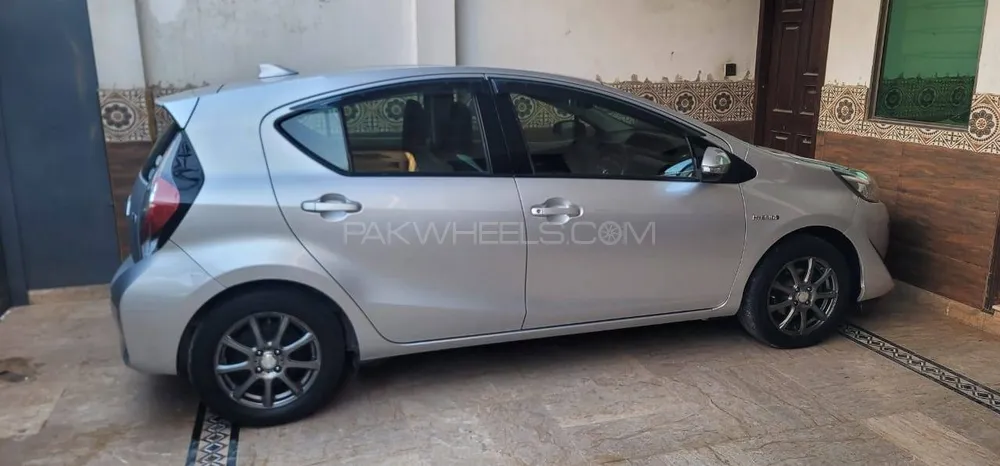 Toyota Aqua 2017 for Sale in Islamabad Image-1