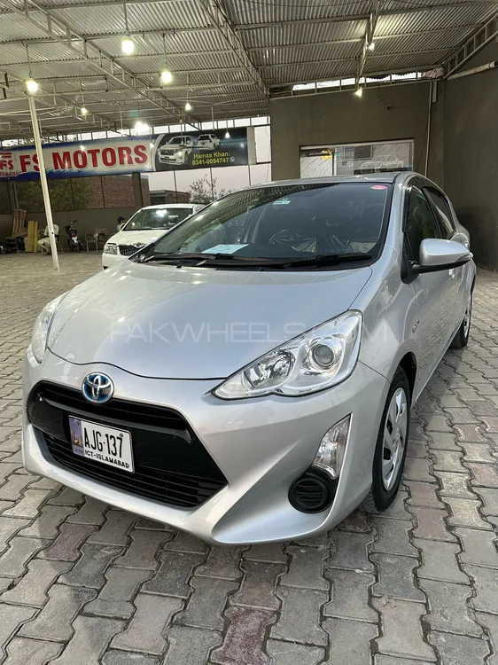 Toyota Aqua 2015 for Sale in Peshawar Image-1