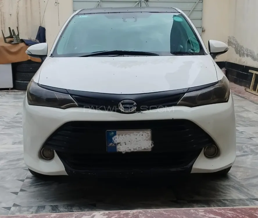 Toyota Corolla Fielder 2015 for Sale in Peshawar Image-1