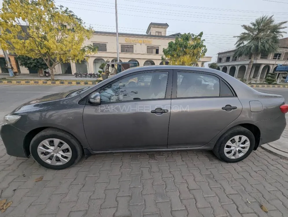 Toyota Corolla 2013 for Sale in Jhang Image-1