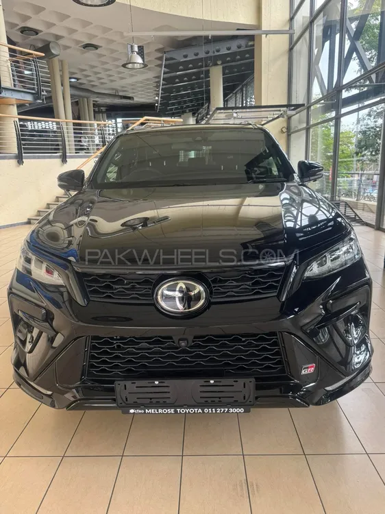 Toyota Fortuner 2025 for Sale in Islamabad Image-1