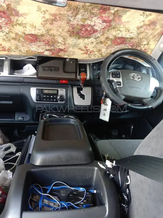 Toyota Hiace 2019 for Sale in Karachi Image-1