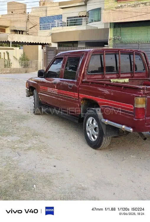 Toyota Hilux 1987 for Sale in Burewala Image-1