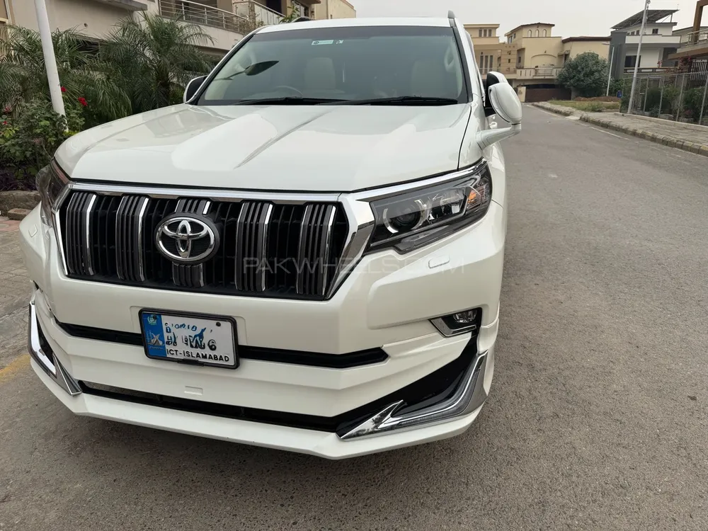 Toyota Prado 2017 for Sale in Islamabad Image-1