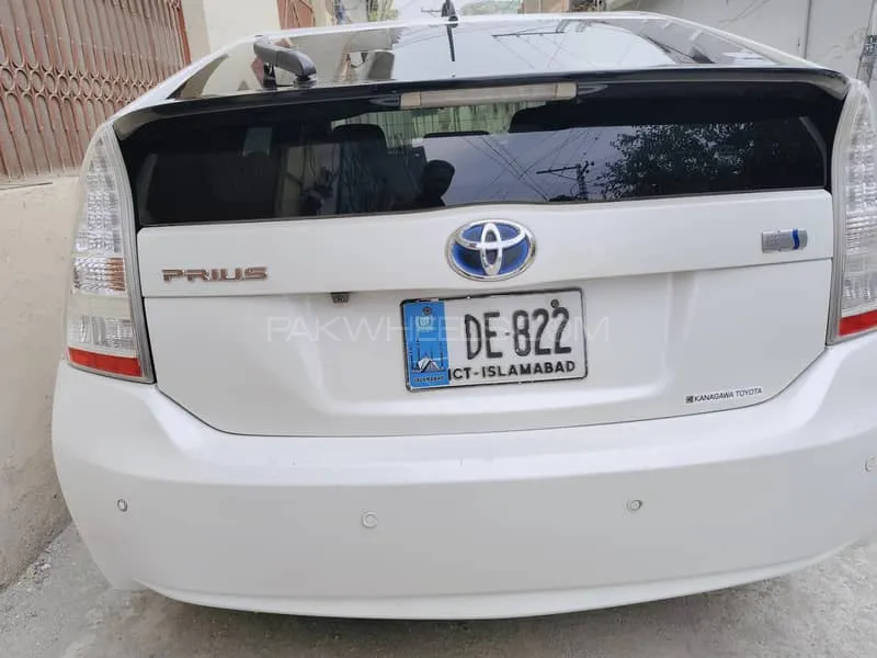 Toyota Prius 2011 for Sale in Peshawar Image-1