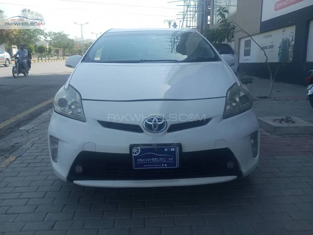 Toyota Prius 2013 for Sale in Islamabad Image-1