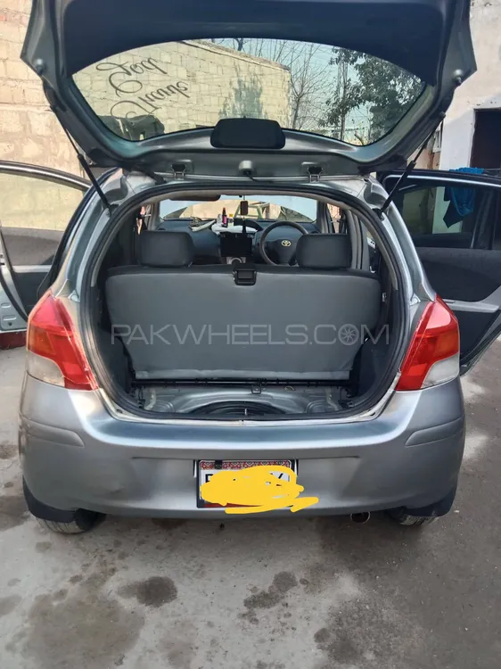 Toyota Vitz 2010 for Sale in Quetta Image-1