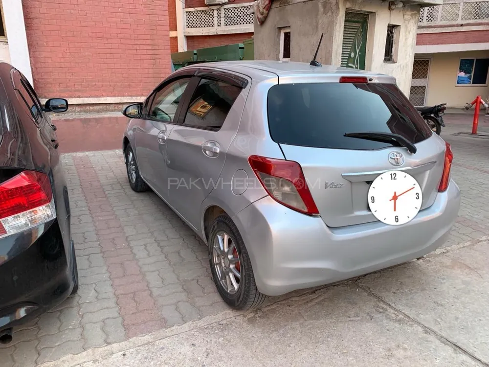 Toyota Vitz 2012 for Sale in Islamabad Image-1