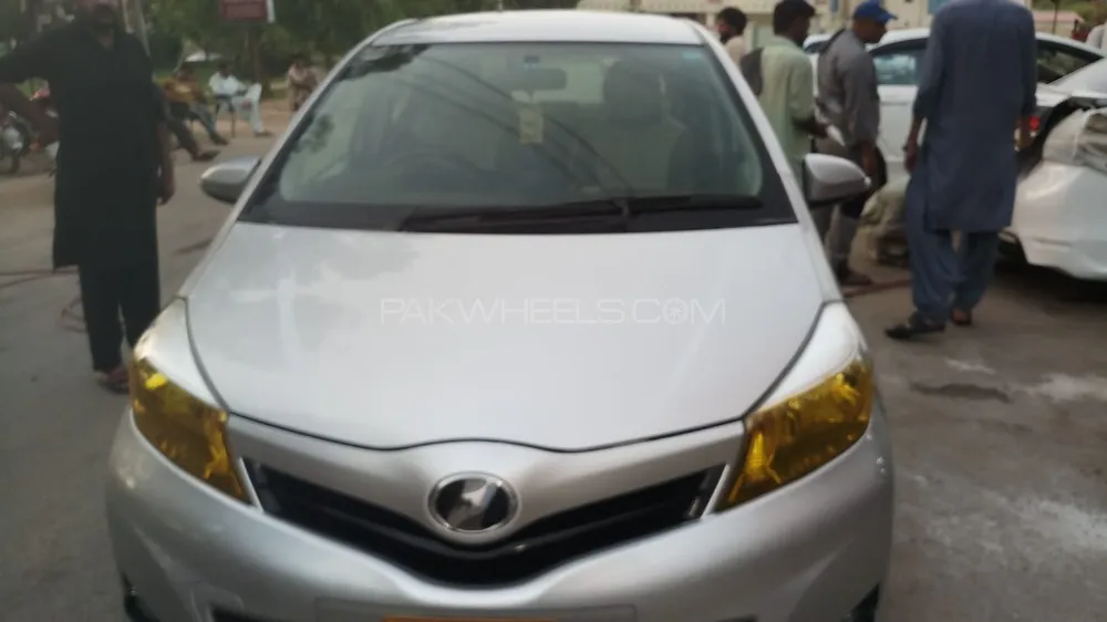Toyota Vitz 2014 for Sale in Lahore Image-1