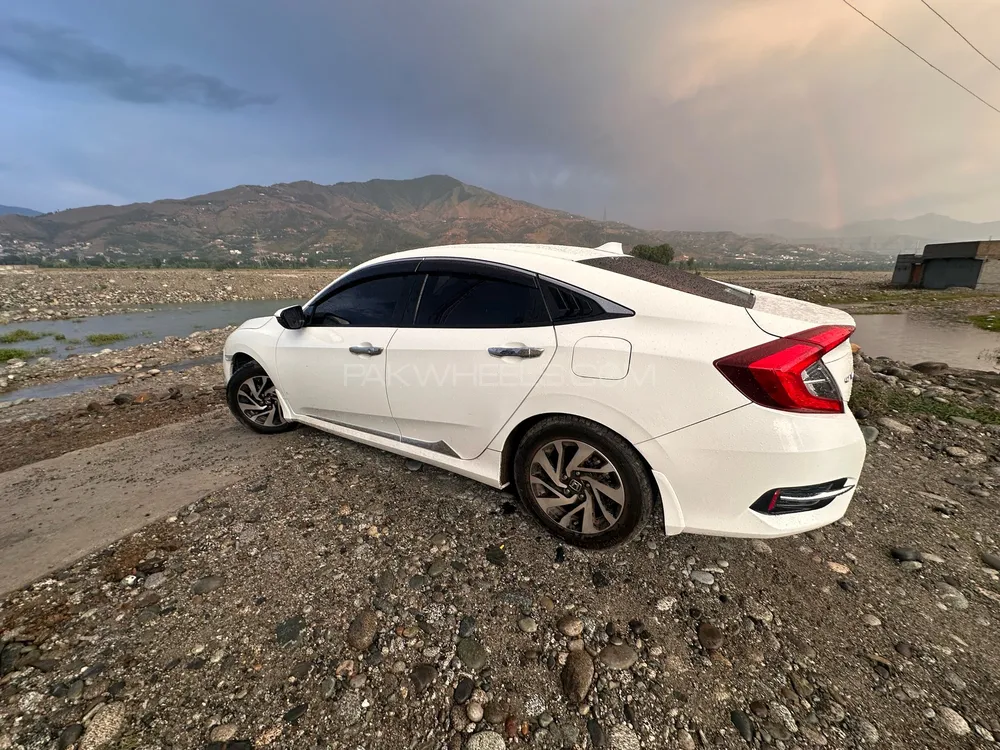 Honda Civic 2018 for Sale in Swat Image-1