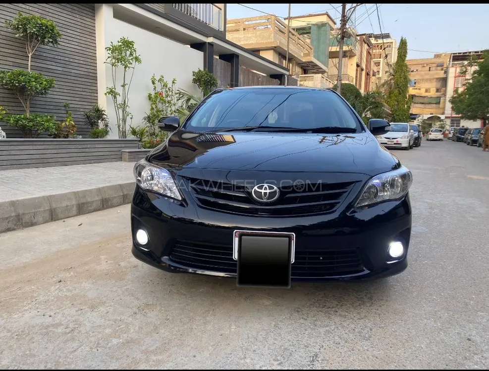 Toyota Corolla 2013 for Sale in Karachi Image-1