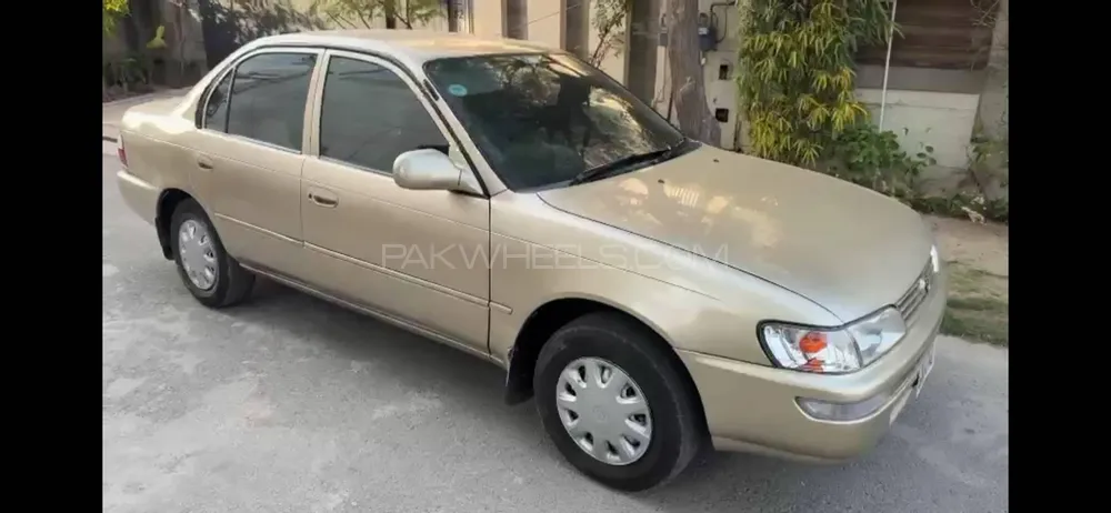 Toyota Corolla 2000 for Sale in Lahore Image-1