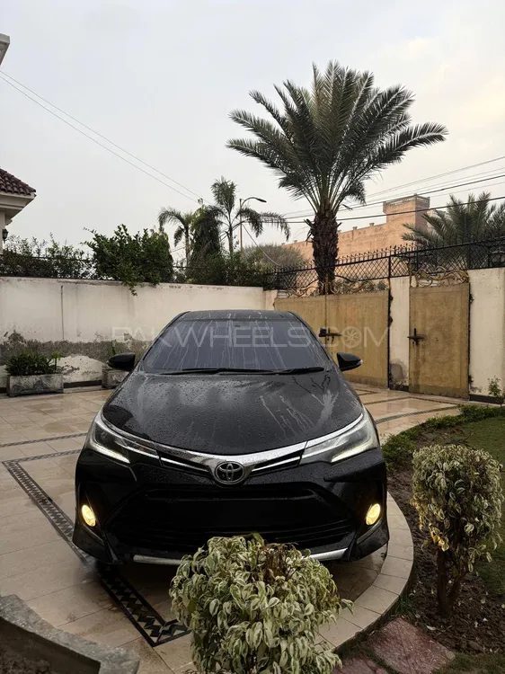 Toyota Corolla 2017 for Sale in Mandi bahauddin Image-1
