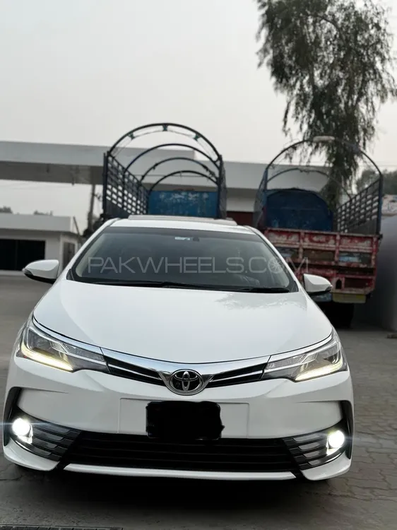 Toyota Corolla 2017 for Sale in Lahore Image-1