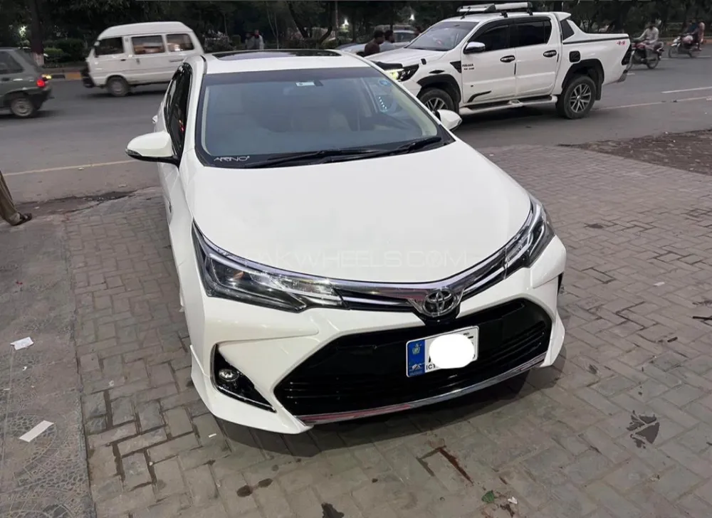 Toyota Corolla 2019 for Sale in Faisalabad Image-1