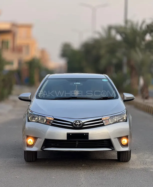 Toyota Corolla 2017 for Sale in Faisalabad Image-1