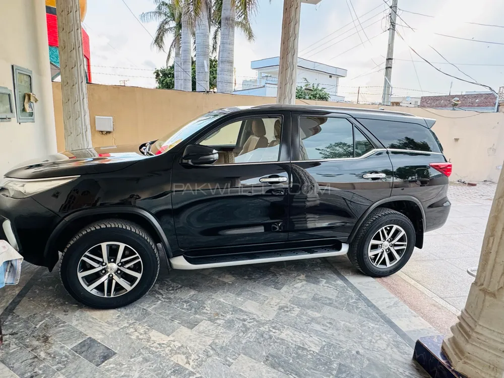 Toyota Fortuner 2019 for Sale in Mandi bahauddin Image-1