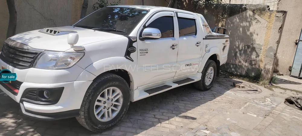 Toyota Hilux 2012 for Sale in Peshawar Image-1