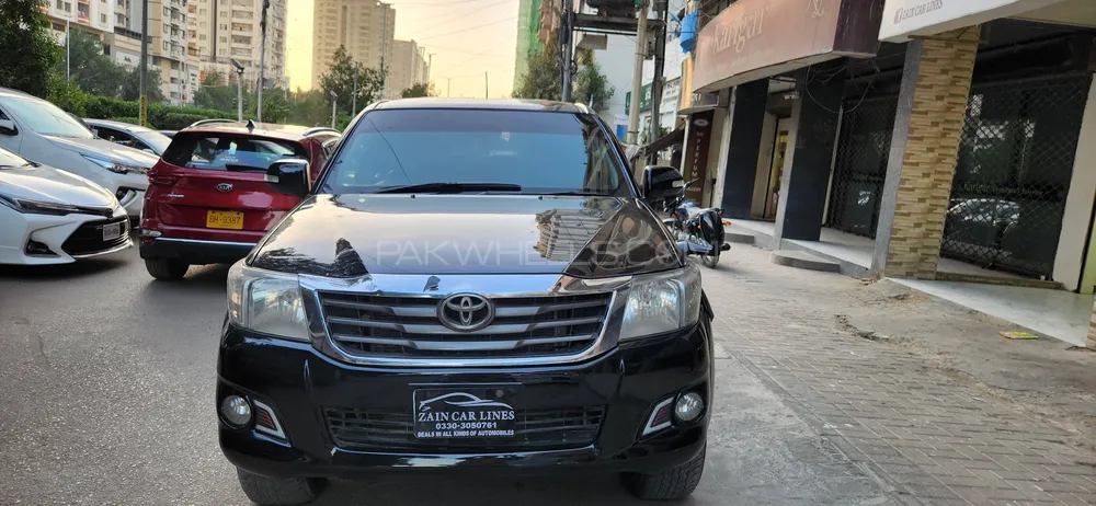 Toyota Hilux 2012 for Sale in Karachi Image-1
