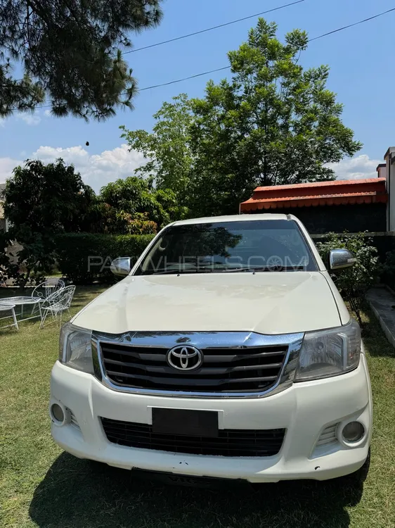 Toyota Hilux 2013 for Sale in Swatmingora Image-1