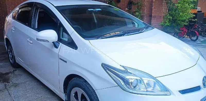 Toyota Prius 2014 for Sale in Lahore Image-1