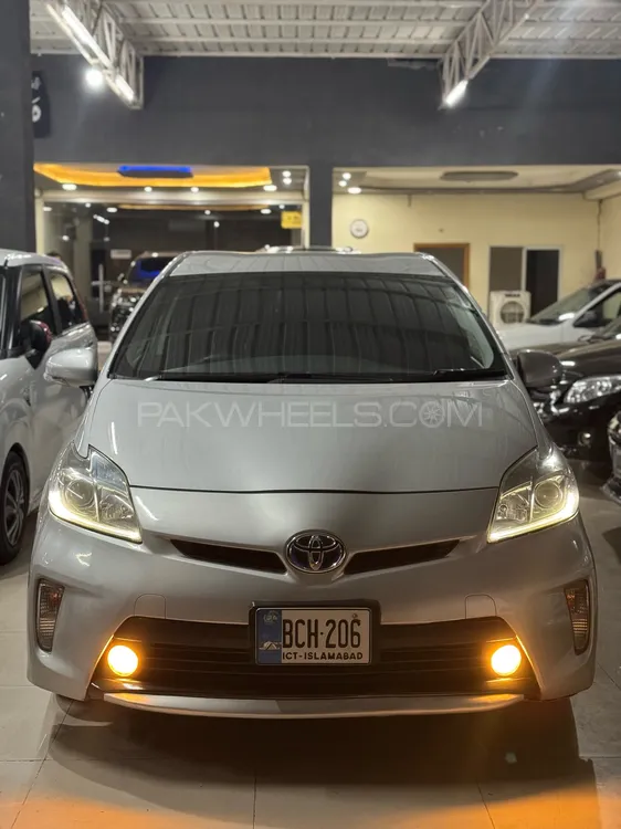 Toyota Prius 2015 for Sale in Peshawar Image-1