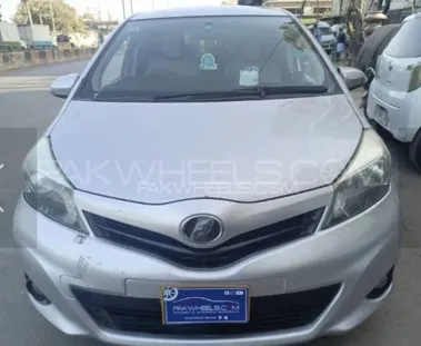 Toyota Vitz 2012 for Sale in Karachi Image-1