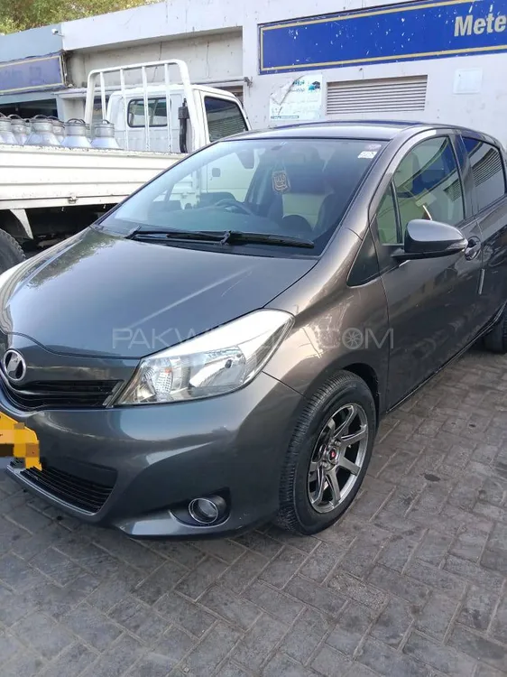 Toyota Vitz 2013 for Sale in Hyderabad Image-1