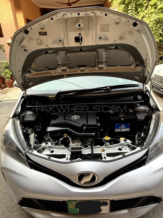 Toyota Vitz 2015 for Sale in Lahore Image-1
