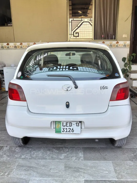 Toyota Vitz 2000 for Sale in Peshawar Image-1