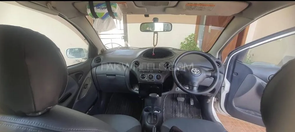 Toyota Vitz 2004 for Sale in Islamabad Image-1