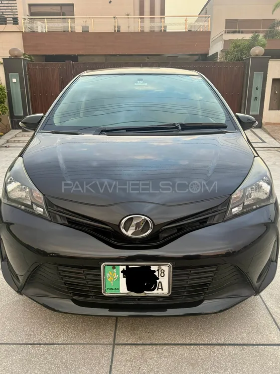 Toyota Vitz 2015 for Sale in Lahore Image-1