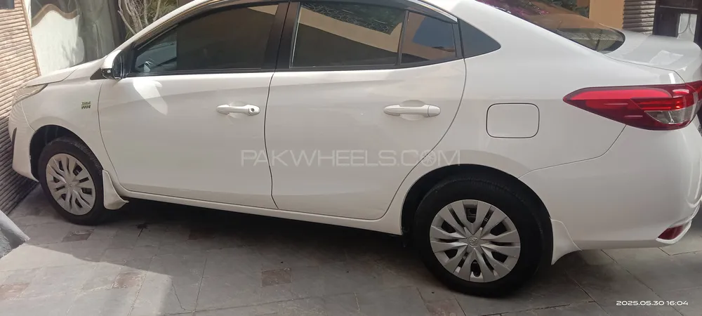 Toyota Yaris Sedan 2020 for Sale in Karachi Image-1
