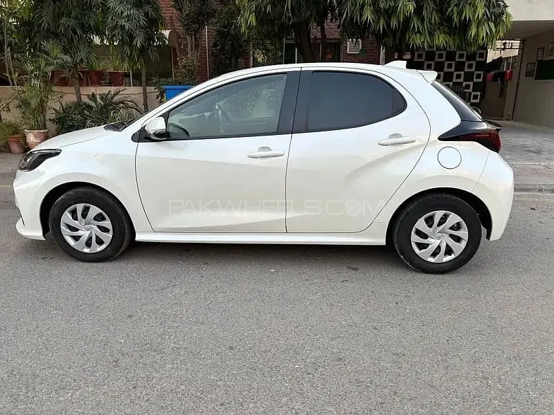 Toyota Yaris Sedan 2021 for Sale in Lahore Image-1