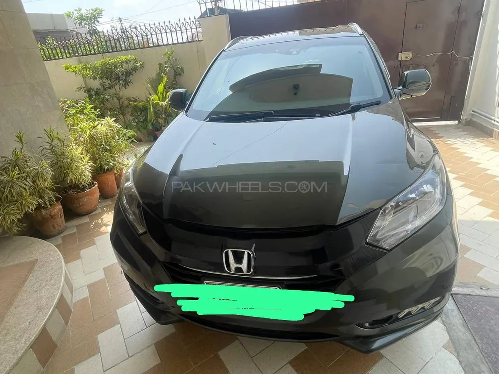 Honda Vezel 2014 for Sale in Karachi Image-1