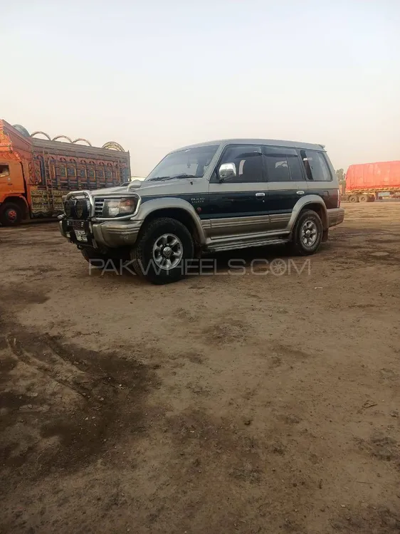 Mitsubishi Pajero 1996 for Sale in Shahdara Image-1