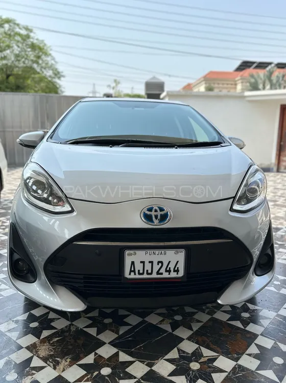 Toyota Aqua 2017 for Sale in Gujranwala Image-1
