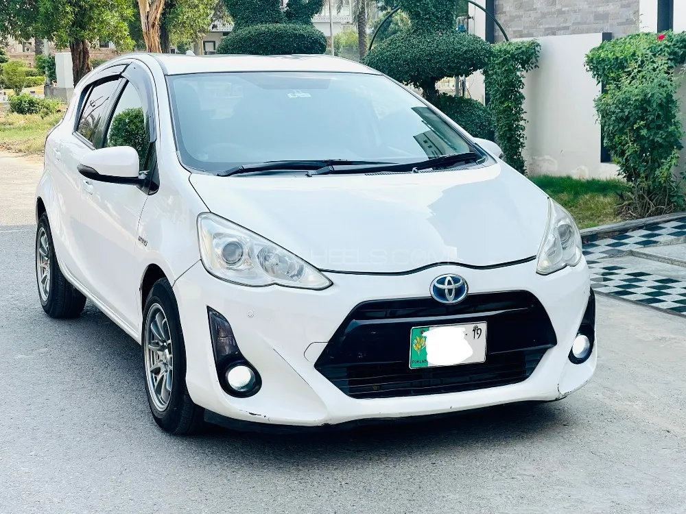 Toyota Aqua 2015 for Sale in Gujranwala Image-1