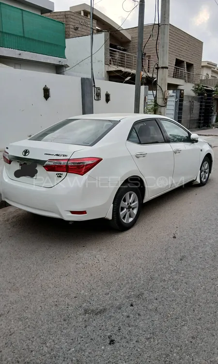 Toyota Corolla 2015 for Sale in Karachi Image-1