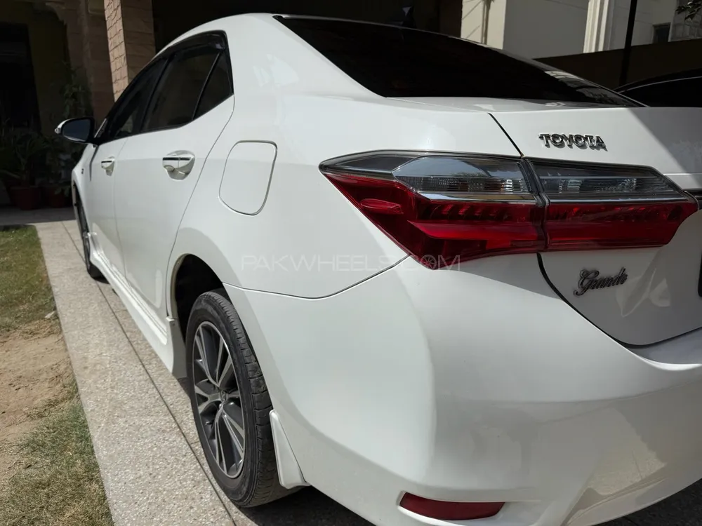 Toyota Corolla 2020 for Sale in Lahore Image-1