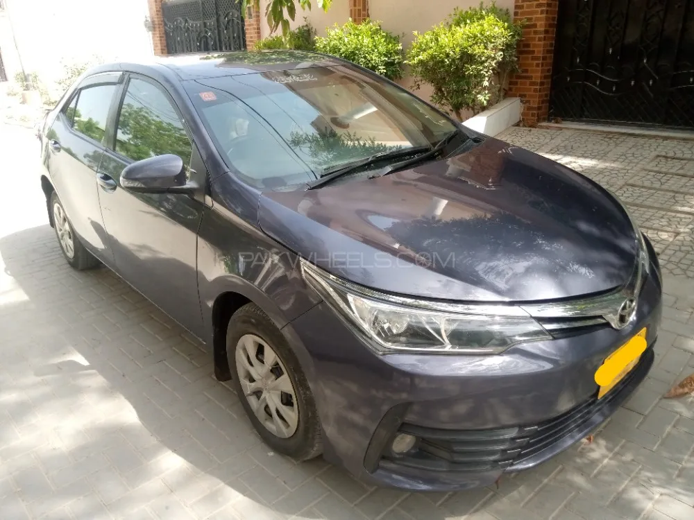 Toyota Corolla 2018 for Sale in Karachi Image-1