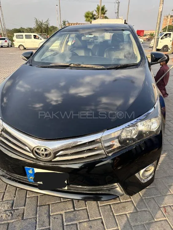 Toyota Corolla 2015 for Sale in Islamabad Image-1