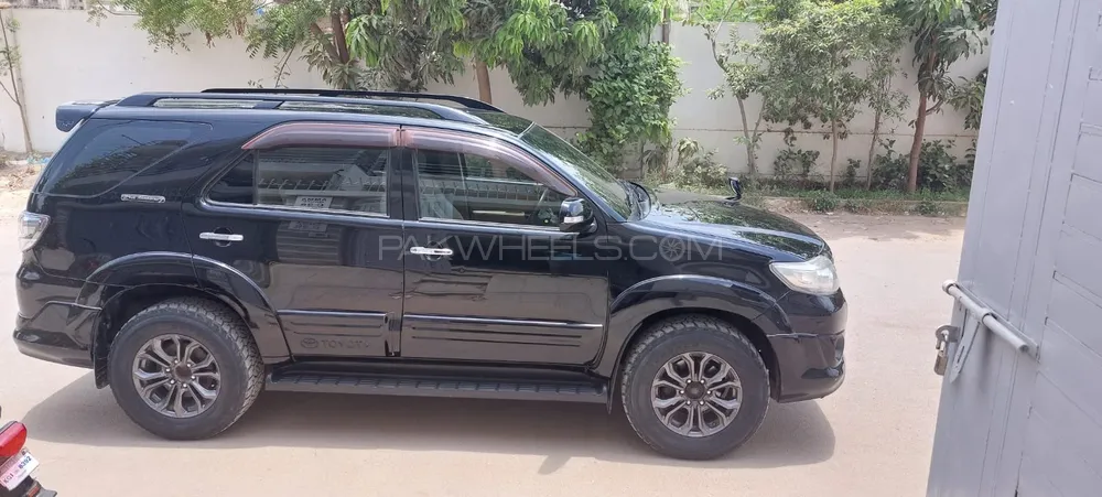 Toyota Fortuner 2016 for Sale in Karachi Image-1