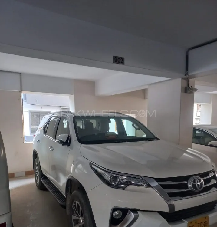 Toyota Fortuner 2018 for Sale in Karachi Image-1