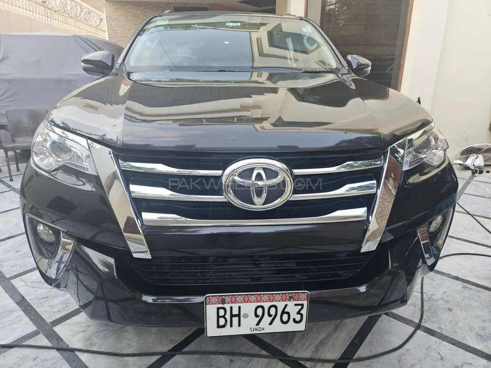 Toyota Fortuner 2020 for Sale in Karachi Image-1