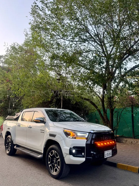 Toyota Hilux 2017 for Sale in Islamabad Image-1
