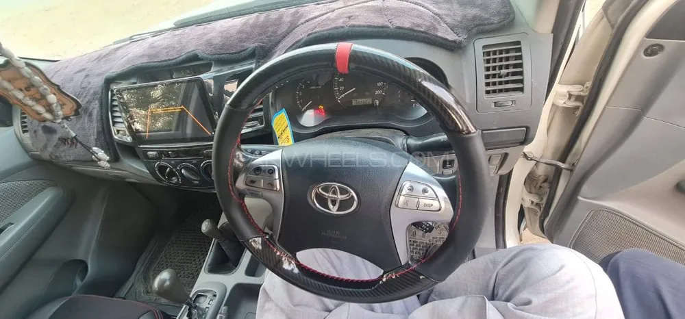 Toyota Hilux 2013 for Sale in Bhalwal Image-1