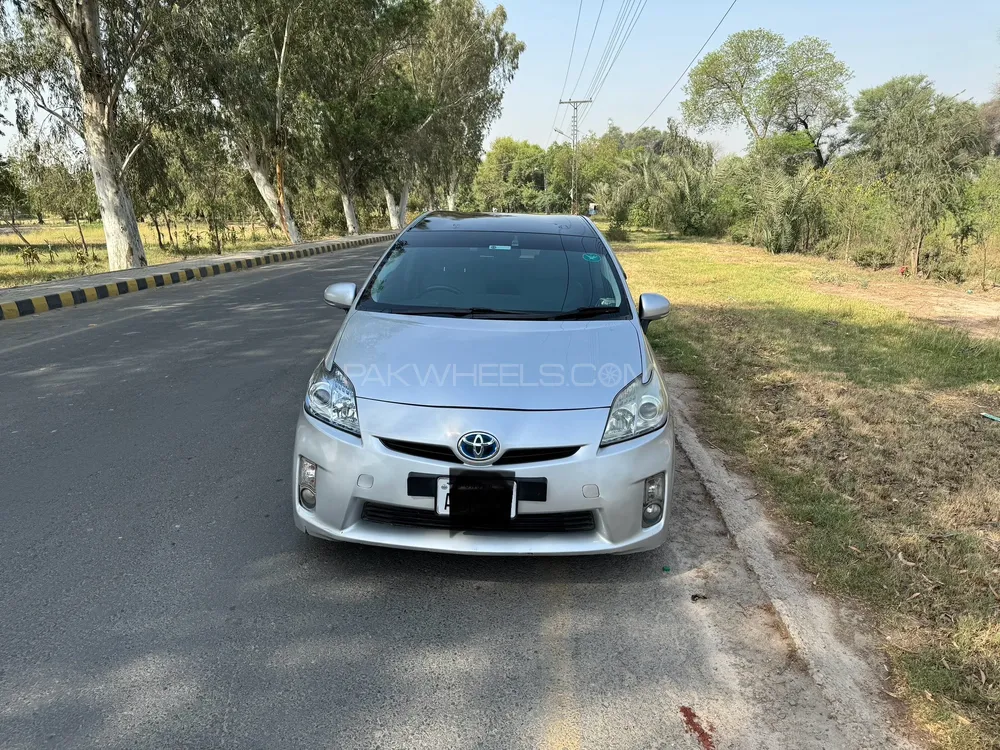 Toyota Prius 2010 for Sale in Multan Image-1